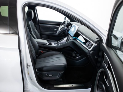 BYD Seal U DM-i Comfort 160 kW (218 CV) 8 BYD Seal U DM-i Comfort 160 kW (218 CV) 8