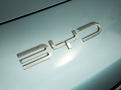 BYD Seal U DM-i Comfort 160 kW (218 CV) 9 BYD Seal U DM-i Comfort 160 kW (218 CV) 9