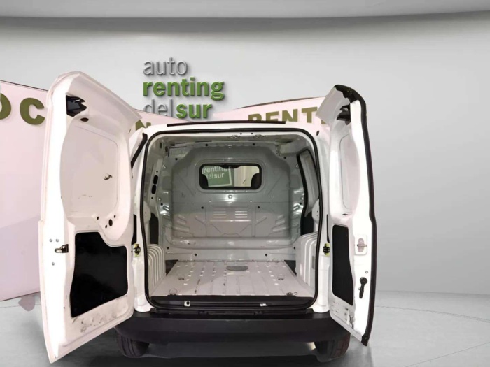 Fiat Fiorino Cargo Furgon 1.3 Multijet Base 55 kW (75 CV) Vehículo usado en Sevilla - 15 Fiat Fiorino Cargo Furgon 1.3 Multijet Base 55 kW (75 CV) Vehículo usado en Sevilla - 15