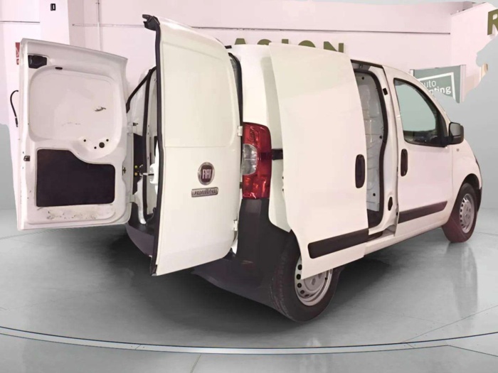 Fiat Fiorino Cargo Furgon 1.3 Multijet Base 55 kW (75 CV) Vehículo usado en Sevilla - 17 Fiat Fiorino Cargo Furgon 1.3 Multijet Base 55 kW (75 CV) Vehículo usado en Sevilla - 17