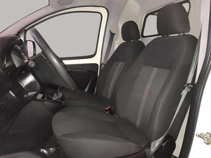 Fiat Fiorino Cargo Furgon 1.3 Multijet Base 55 kW (75 CV) Vehículo usado en Sevilla - 9 Fiat Fiorino Cargo Furgon 1.3 Multijet Base 55 kW (75 CV) Vehículo usado en Sevilla - 9
