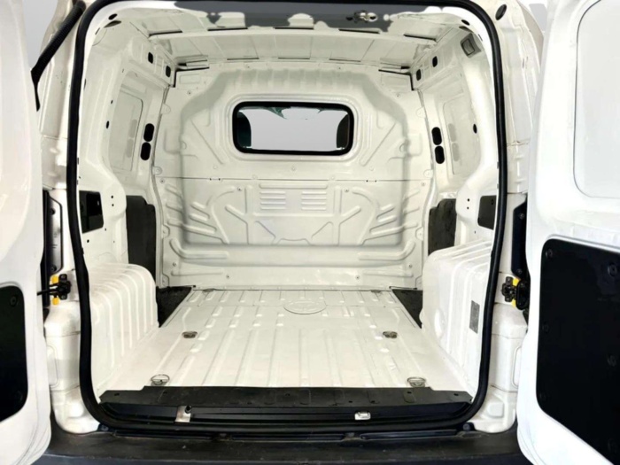 Fiat Fiorino Cargo Furgon 1.3 Multijet Base 59 kW (80 CV) Vehículo usado en Sevilla - 11 Fiat Fiorino Cargo Furgon 1.3 Multijet Base 59 kW (80 CV) Vehículo usado en Sevilla - 11