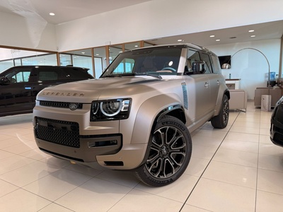 Land Rover Defender 110 4.4 V8 MHEV Octa 4WD Auto 467 kW (635 CV) Land Rover Defender 110 4.4 V8 MHEV Octa 4WD Auto 467 kW (635 CV)