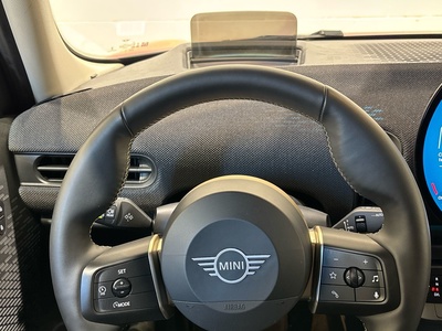 MINI MINI Cooper 5 Puertas C 115 kW (156 CV) 97253223 en la provincia de Barcelona MINI MINI Cooper 5 Puertas C 115 kW (156 CV) 97253223 en la provincia de Barcelona