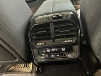 BMW xDrive40 240 kW (326 CV) iXthumbs12 BMW xDrive40 240 kW (326 CV) iXthumbs12