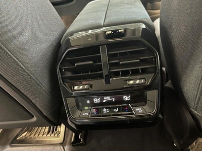 BMW iX xDrive40 240 kW (326 CV) 87284615 en Barcelona BMW iX xDrive40 240 kW (326 CV) 87284615 en Barcelona