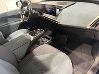 BMW xDrive40 240 kW (326 CV) iXthumbs8 BMW xDrive40 240 kW (326 CV) iXthumbs8