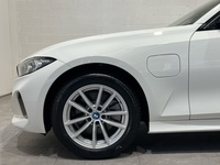 BMW 330e 215 kW (292 CV) Serie 3thumbs22 BMW 330e 215 kW (292 CV) Serie 3thumbs22