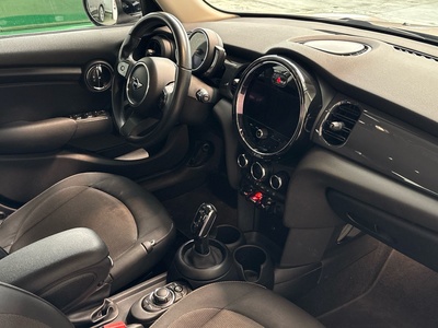 MINI MINI Cooper 5 Puertas 100 kW (136 CV) 148254129 en la provincia de Barcelona MINI MINI Cooper 5 Puertas 100 kW (136 CV) 148254129 en la provincia de Barcelona