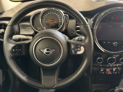 MINI MINI Cooper 5 Puertas 100 kW (136 CV) 161271679 en la provincia de Barcelona MINI MINI Cooper 5 Puertas 100 kW (136 CV) 161271679 en la provincia de Barcelona
