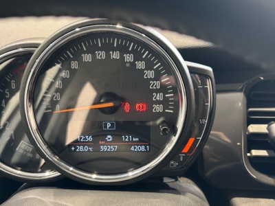 MINI MINI Cooper 5 Puertas 100 kW (136 CV) 161271679 en la provincia de Barcelona MINI MINI Cooper 5 Puertas 100 kW (136 CV) 161271679 en la provincia de Barcelona