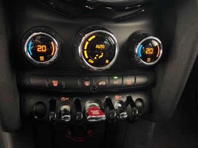 MINI MINI Cooper 5 Puertas 100 kW (136 CV) 162611053 en la provincia de Barcelona MINI MINI Cooper 5 Puertas 100 kW (136 CV) 162611053 en la provincia de Barcelona