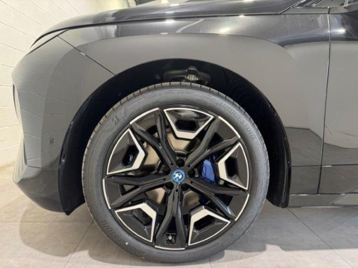 BMW xDrive50 385 kW (523 CV) iX en Barcelona BMW xDrive50 385 kW (523 CV) iX en Barcelona