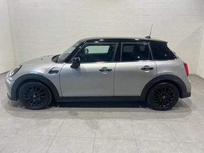 MINI MINI 5 Puertas Cooper 100 kW (136 CV) 88533581 en Barcelona MINI MINI 5 Puertas Cooper 100 kW (136 CV) 88533581 en Barcelona