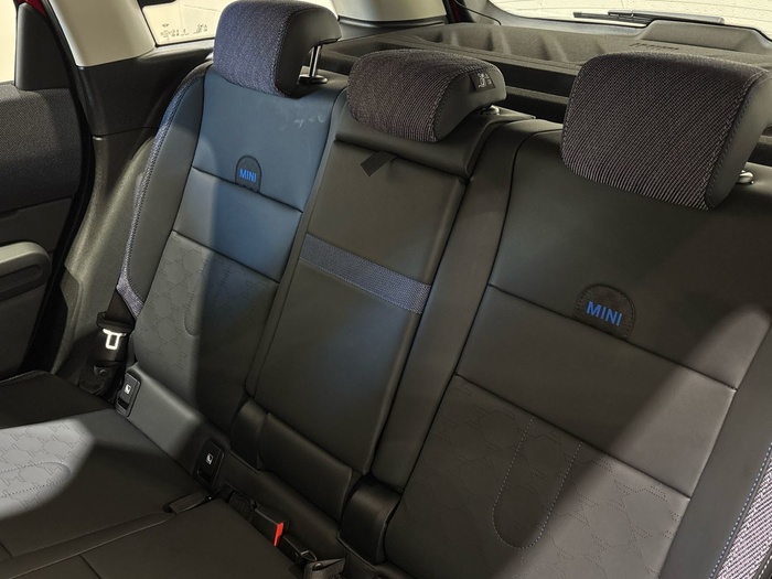 MINI E 150 kW (204 CV) MINI Countryman en la provincia de Barcelona MINI E 150 kW (204 CV) MINI Countryman en la provincia de Barcelona