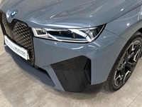 BMW xDrive50 385 kW (523 CV) iXthumbs6 BMW xDrive50 385 kW (523 CV) iXthumbs6