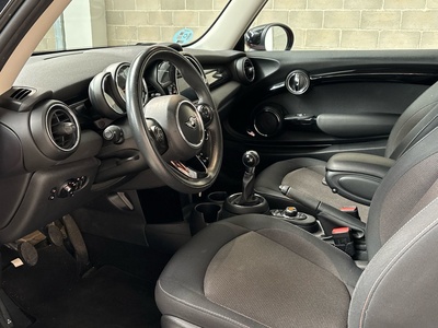 MINI MINI Cooper 100 kW (136 CV) 148006803 en la provincia de Barcelona MINI MINI Cooper 100 kW (136 CV) 148006803 en la provincia de Barcelona