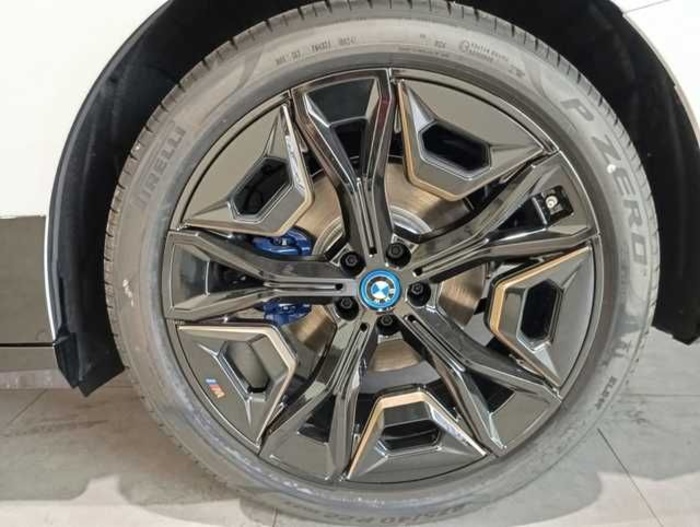 BMW xDrive40 240 kW (326 CV) iX en Barcelona BMW xDrive40 240 kW (326 CV) iX en Barcelona