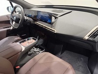 BMW xDrive40 240 kW (326 CV) iXthumbs8 BMW xDrive40 240 kW (326 CV) iXthumbs8