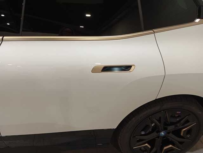 BMW xDrive40 240 kW (326 CV) iX en Barcelona BMW xDrive40 240 kW (326 CV) iX en Barcelona