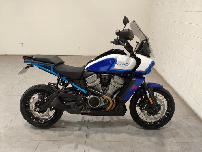 Harley-Davidson Pan America 1250 en la provincia de Barcelona Harley-Davidson Pan America 1250 en la provincia de Barcelona