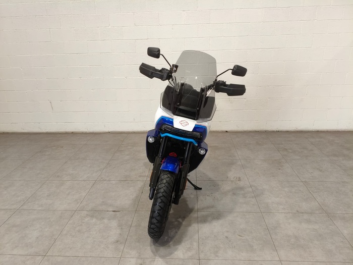 Harley-Davidson Pan America 1250 en la provincia de Barcelona Harley-Davidson Pan America 1250 en la provincia de Barcelona