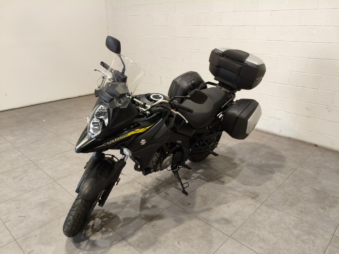 Suzuki V-Strom 650 en la provincia de Barcelona Suzuki V-Strom 650 en la provincia de Barcelona