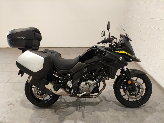 Suzuki V-Strom 650 en la provincia de Barcelona Suzuki V-Strom 650 en la provincia de Barcelona