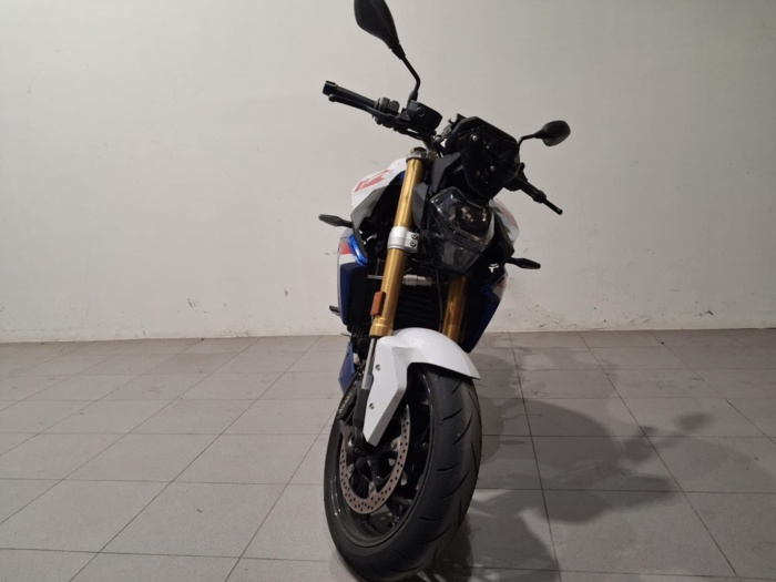 BMW Motorrad F 900 R A2 en la provincia de Barcelona BMW Motorrad F 900 R A2 en la provincia de Barcelona