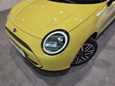 MINI MINI 3 Puertas Cooper E 135 kW (184 CV) 88188308 en Barcelona MINI MINI 3 Puertas Cooper E 135 kW (184 CV) 88188308 en Barcelona