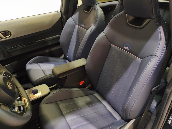 MINI Cooper C 115 kW (156 CV) MINI 3 Puertas en Barcelona MINI Cooper C 115 kW (156 CV) MINI 3 Puertas en Barcelona