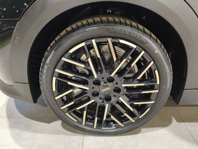 MINI MINI 3 Puertas Cooper C 115 kW (156 CV) 89211860 en Barcelona MINI MINI 3 Puertas Cooper C 115 kW (156 CV) 89211860 en Barcelona