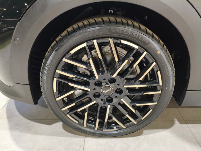 MINI Cooper C 115 kW (156 CV) MINI 3 Puertas en Barcelona MINI Cooper C 115 kW (156 CV) MINI 3 Puertas en Barcelona