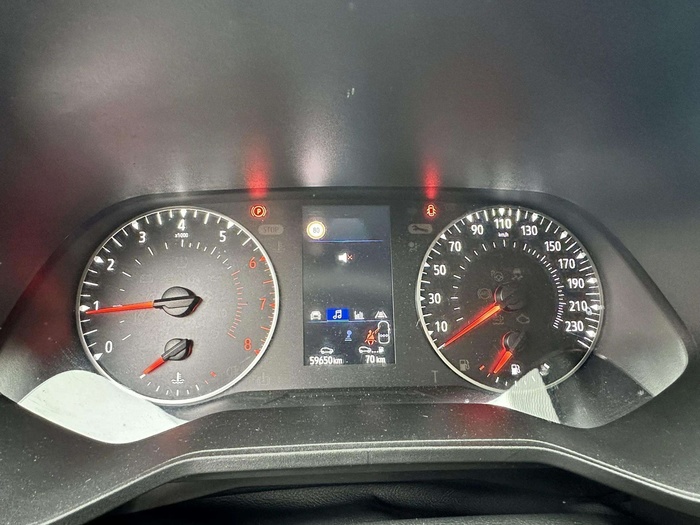 Renault Clio Intens TCe 66 kW (90 CV) Vehículo usado en Madrid Renault Clio Intens TCe 66 kW (90 CV) Vehículo usado en Madrid