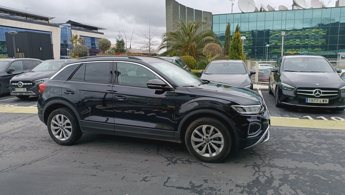 Volkswagen T-Roc Life 1.0 TSI 81 kW (110 CV) Vehículo usado en Madrid Volkswagen T-Roc Life 1.0 TSI 81 kW (110 CV) Vehículo usado en Madrid