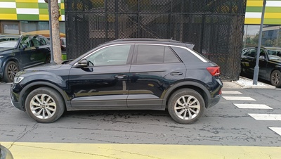 Volkswagen T-Roc Life 1.0 TSI 81 kW (110 CV) 4 Volkswagen T-Roc Life 1.0 TSI 81 kW (110 CV) 4