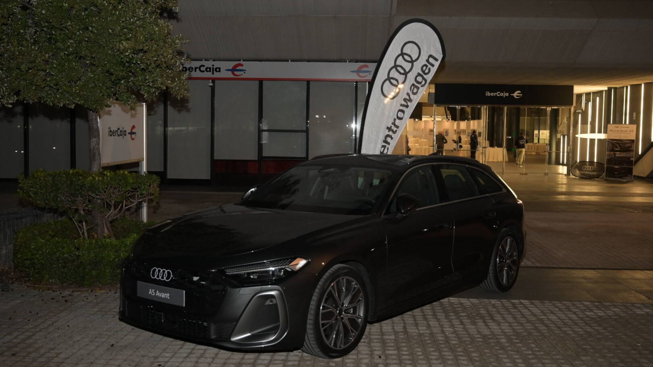 Centrowagen presenta el nuevo coche Audi A5 Avant en la XVI de la Gala del Empresario de La Crónica de Badajoz