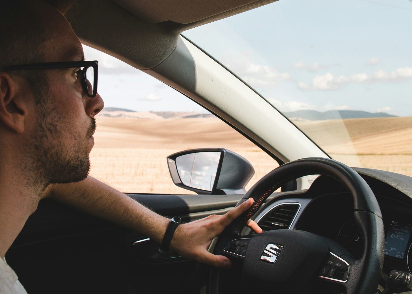 ¿Qué compensa más: comprar un coche o hacer un renting?