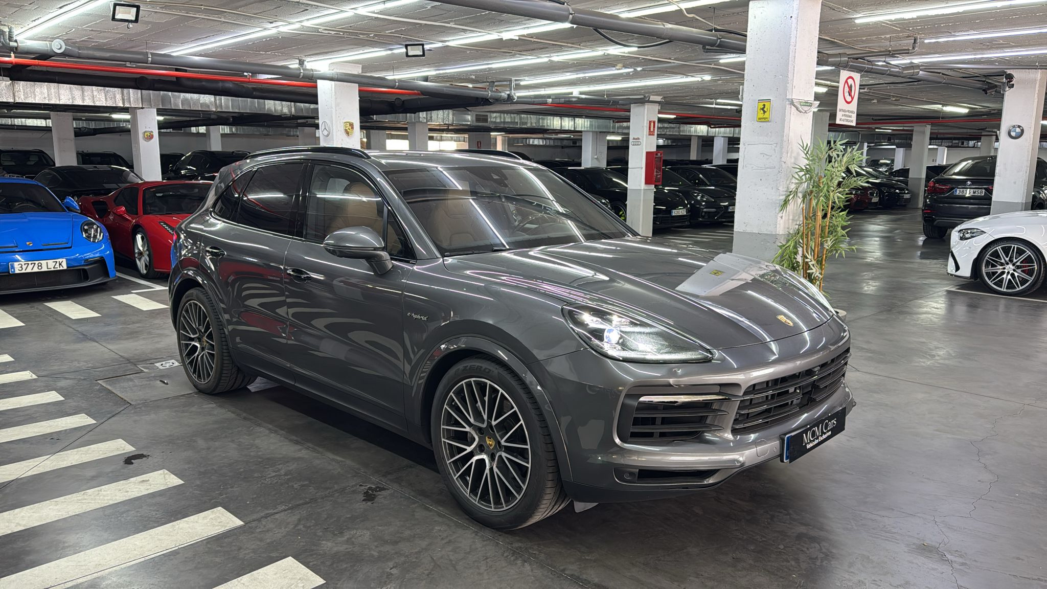 Porsche Cayenne E-Hybrid 462 CV Porsche Cayenne E-Hybrid 462 CV